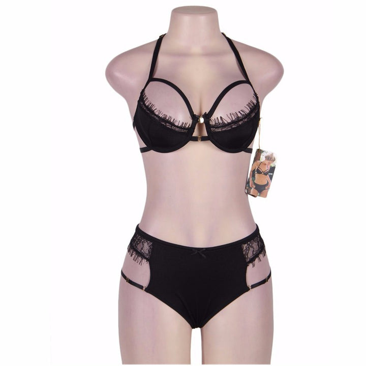 Curves in Confidence: Plus Size Black Lace Lingerie Set